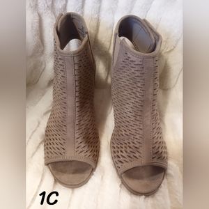 MASSINI Open Toe Heel Sandal Sz 9 light Brown